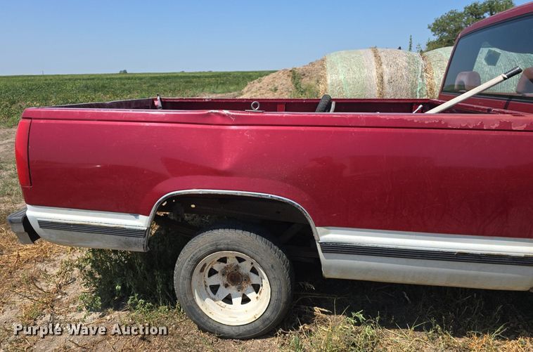 image for item DQ4468 1992 Chevrolet C1500 pickup truck