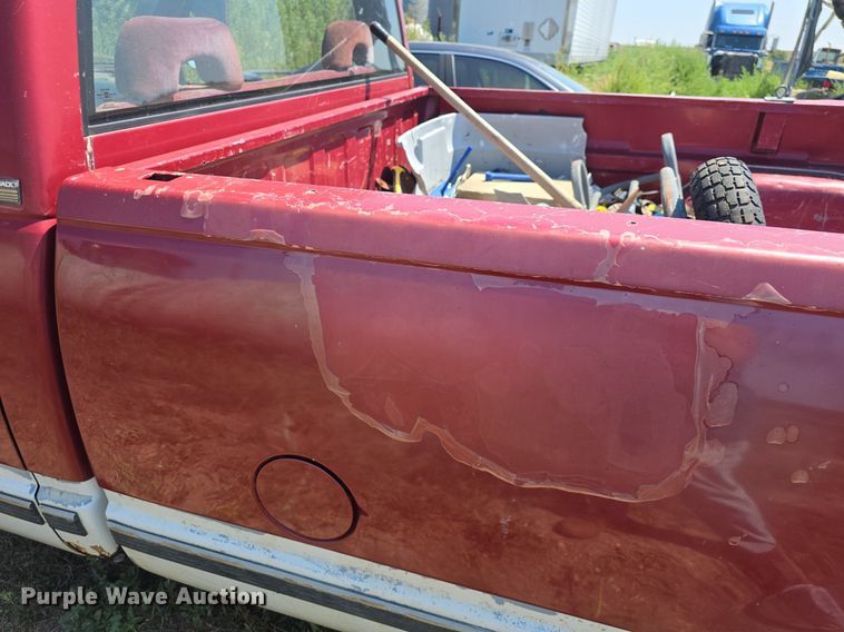 image for item DQ4468 1992 Chevrolet C1500 pickup truck