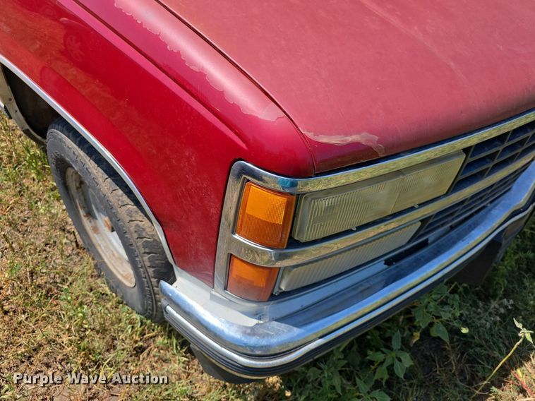 image for item DQ4468 1992 Chevrolet C1500 pickup truck