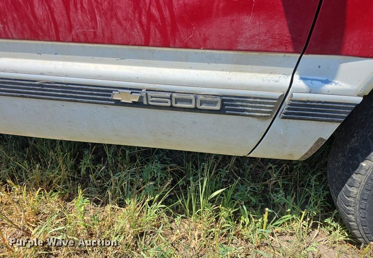 image for item DQ4468 1992 Chevrolet C1500 pickup truck