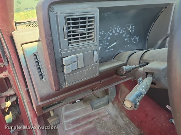 image for item DQ4468 1992 Chevrolet C1500 pickup truck