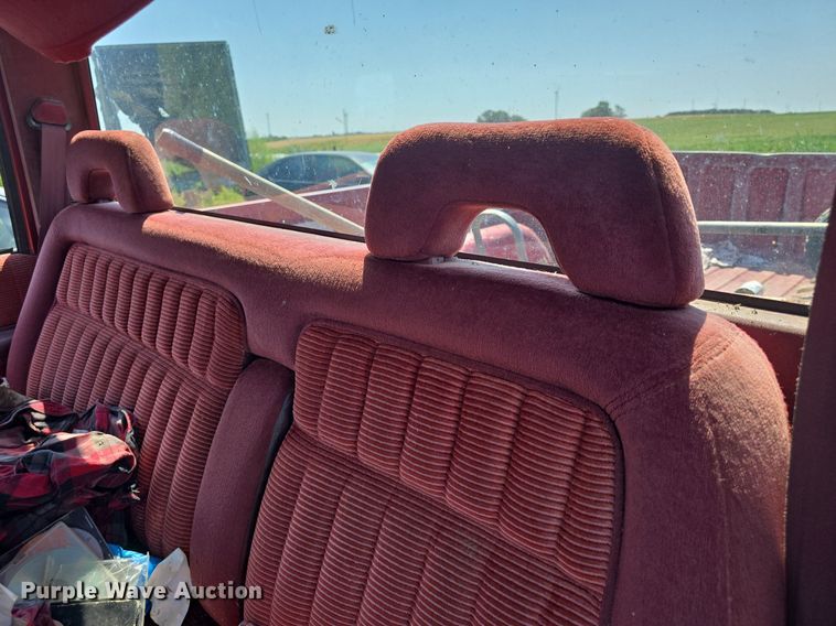 image for item DQ4468 1992 Chevrolet C1500 pickup truck