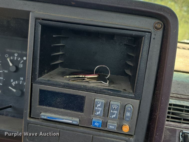 image for item DQ4468 1992 Chevrolet C1500 pickup truck