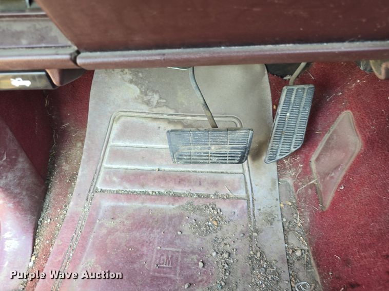 image for item DQ4468 1992 Chevrolet C1500 pickup truck