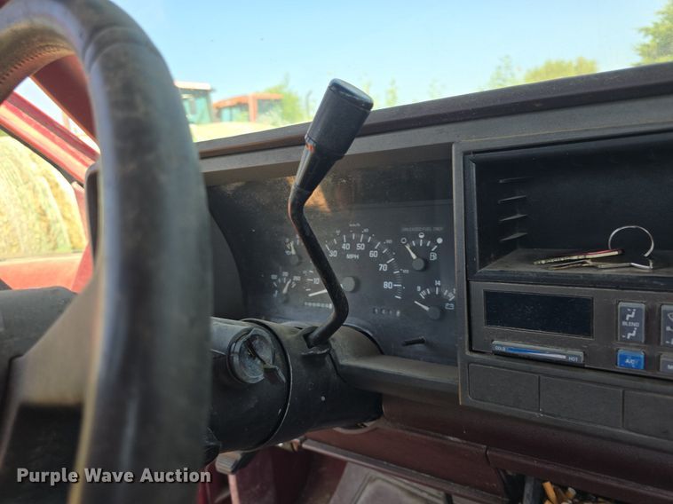 image for item DQ4468 1992 Chevrolet C1500 pickup truck