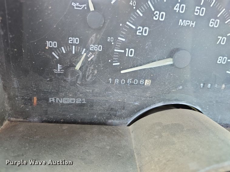 image for item DQ4468 1992 Chevrolet C1500 pickup truck