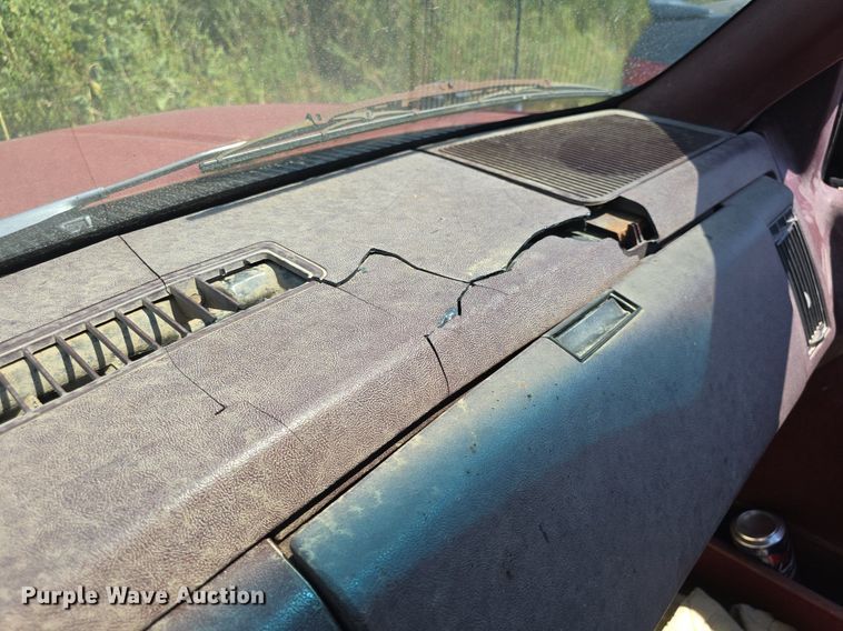 image for item DQ4468 1992 Chevrolet C1500 pickup truck