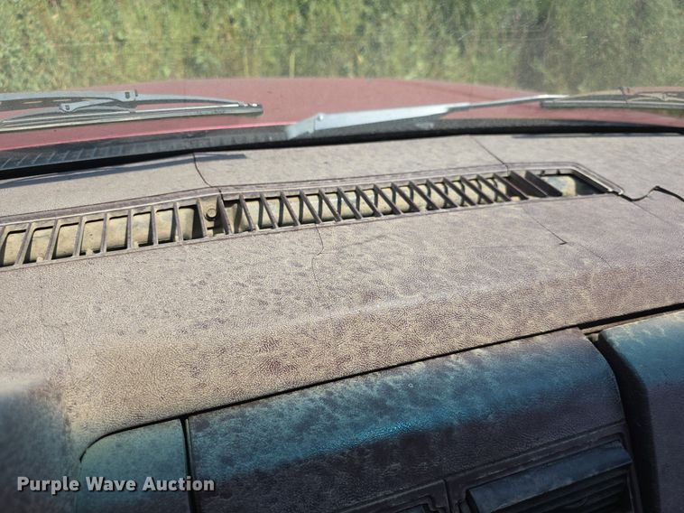 image for item DQ4468 1992 Chevrolet C1500 pickup truck