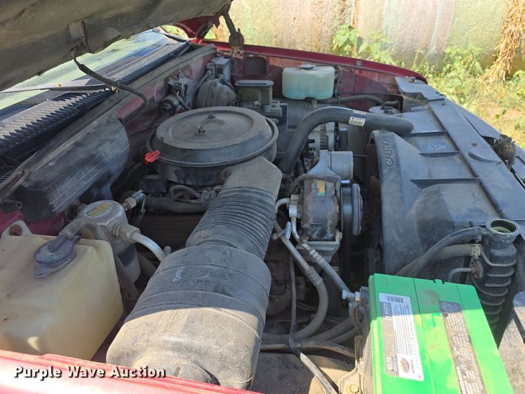 image for item DQ4468 1992 Chevrolet C1500 pickup truck