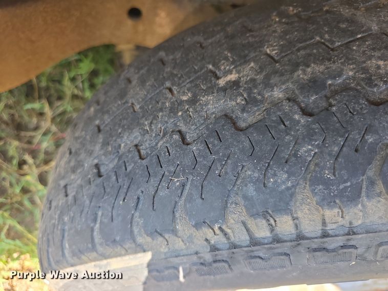 image for item DQ4468 1992 Chevrolet C1500 pickup truck