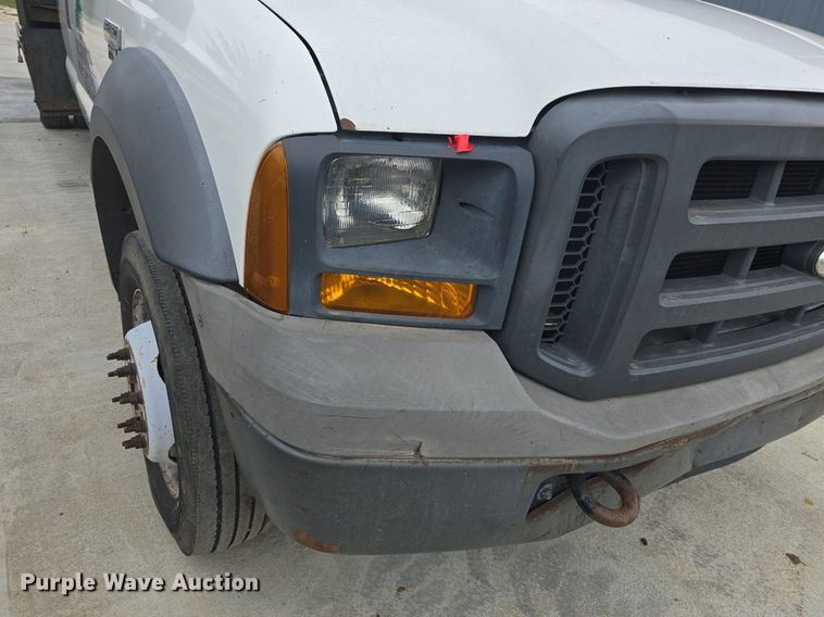 image for item DQ4547 2005 Ford F450 Super Duty XL dump truck