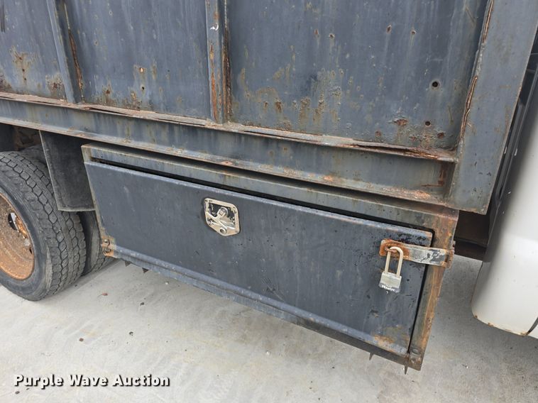 image for item DQ4547 2005 Ford F450 Super Duty XL dump truck