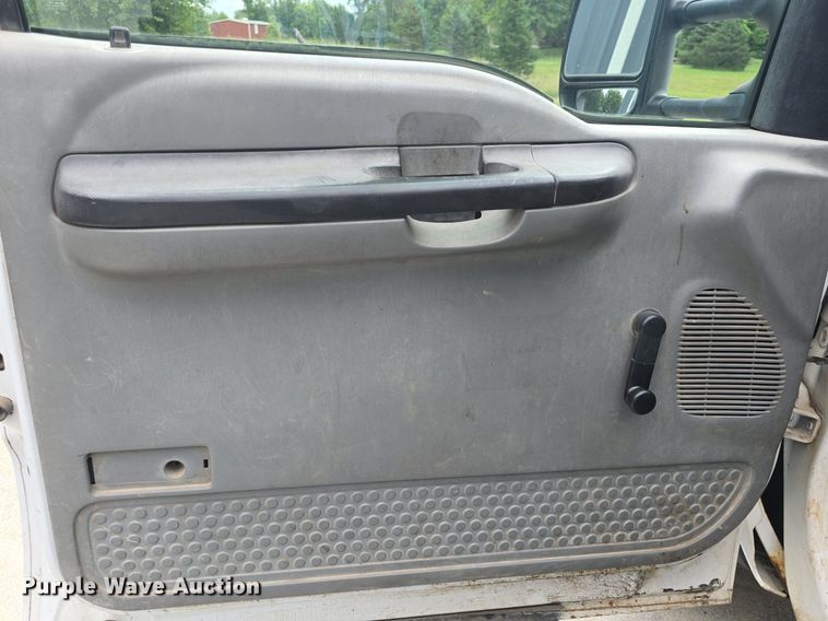 image for item DQ4547 2005 Ford F450 Super Duty XL dump truck