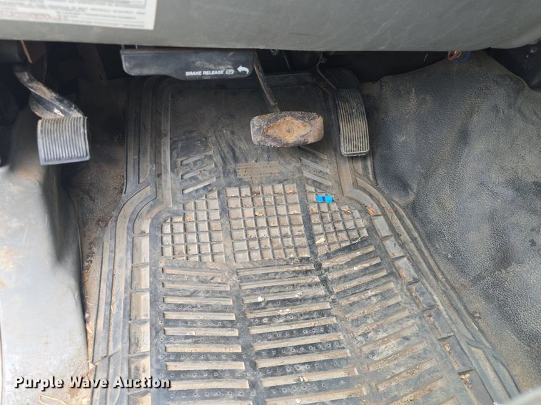 image for item DQ4547 2005 Ford F450 Super Duty XL dump truck