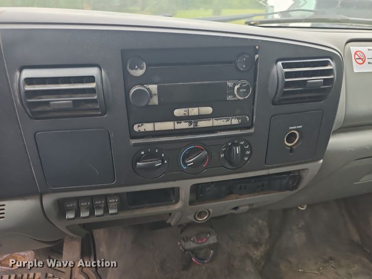 image for item DQ4547 2005 Ford F450 Super Duty XL dump truck