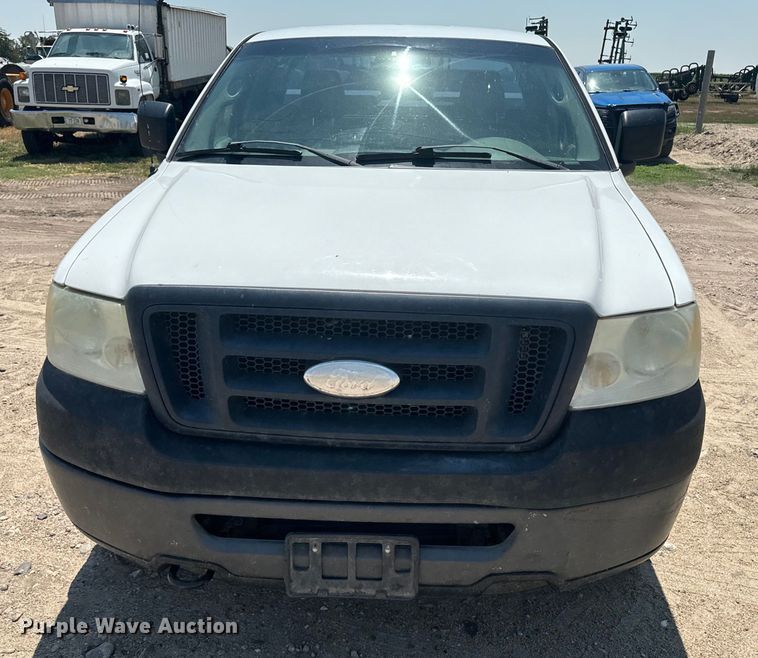 image for item DQ6922 2007 Ford  F150 XL pickup truck