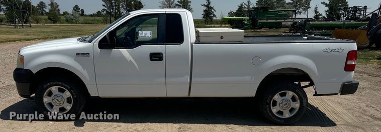 image for item DQ6922 2007 Ford  F150 XL pickup truck