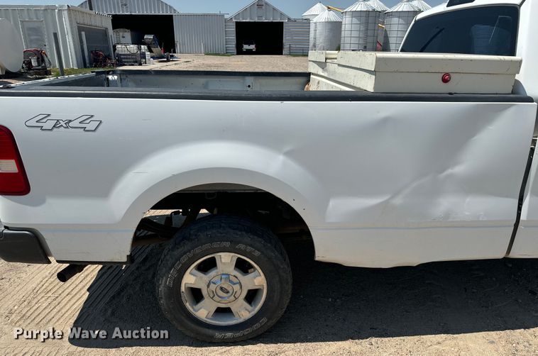 image for item DQ6922 2007 Ford  F150 XL pickup truck