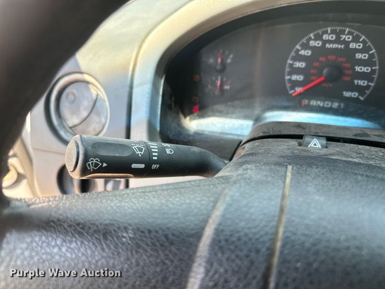 image for item DQ6922 2007 Ford  F150 XL pickup truck