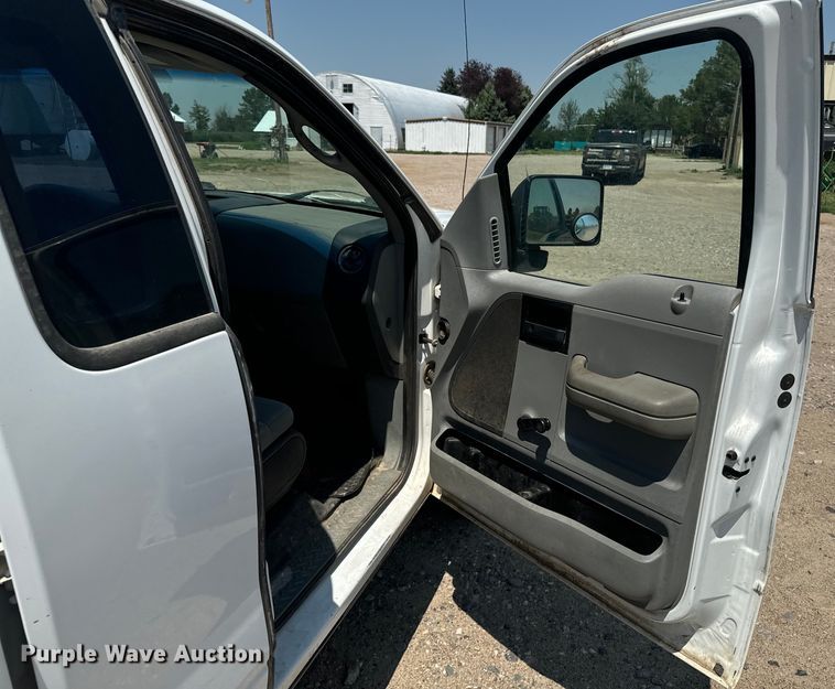 image for item DQ6922 2007 Ford  F150 XL pickup truck