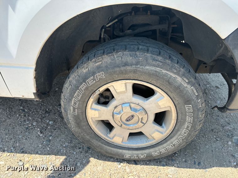 image for item DQ6922 2007 Ford  F150 XL pickup truck