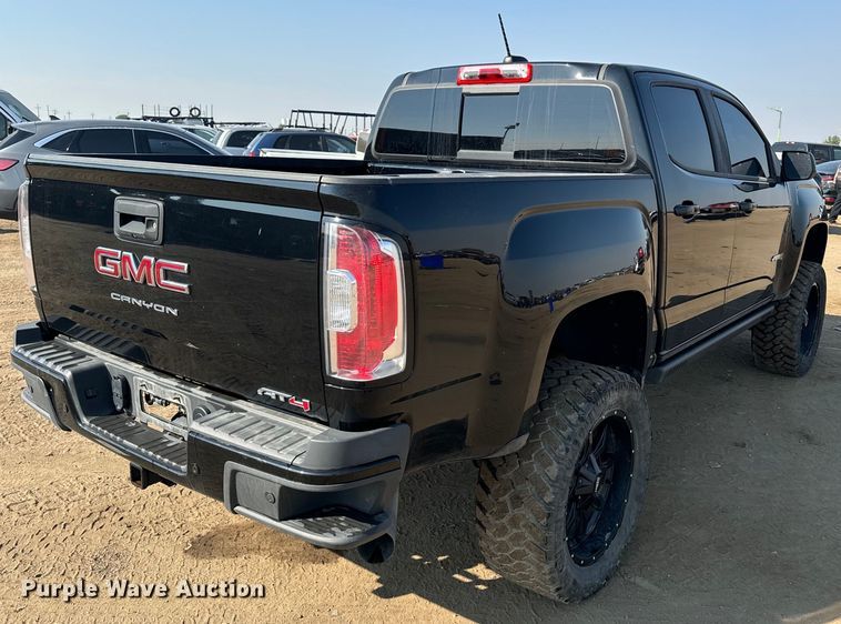 image for item DQ6947 2022 GMC  Canyon Crew Cab pickup truck