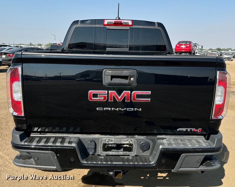 image for item DQ6947 2022 GMC  Canyon Crew Cab pickup truck