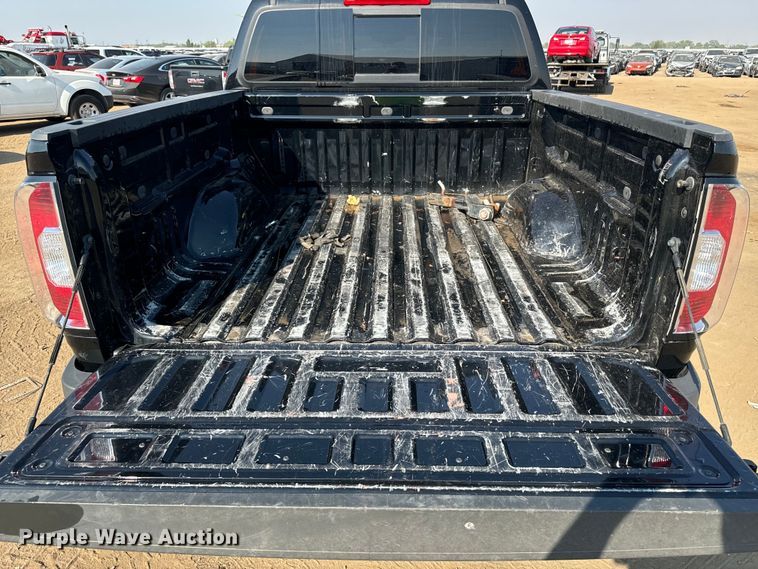 image for item DQ6947 2022 GMC  Canyon Crew Cab pickup truck