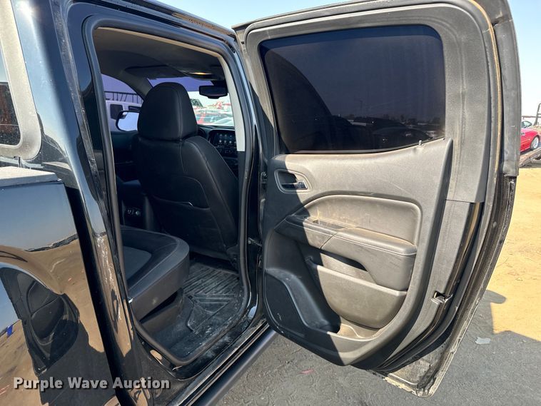 image for item DQ6947 2022 GMC  Canyon Crew Cab pickup truck