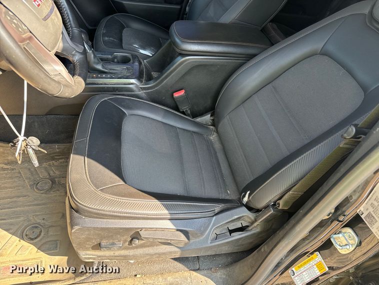 image for item DQ6947 2022 GMC  Canyon Crew Cab pickup truck