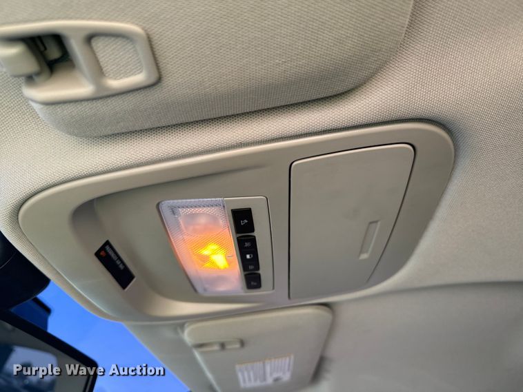 image for item DQ6947 2022 GMC  Canyon Crew Cab pickup truck