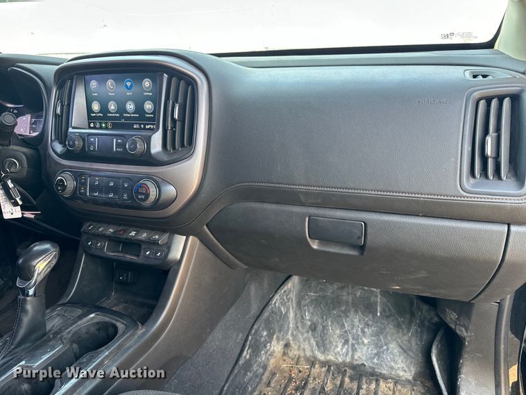 image for item DQ6947 2022 GMC  Canyon Crew Cab pickup truck