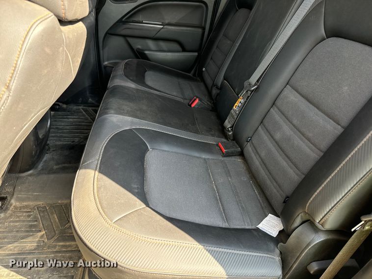 image for item DQ6947 2022 GMC  Canyon Crew Cab pickup truck