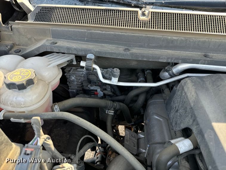 image for item DQ6947 2022 GMC  Canyon Crew Cab pickup truck