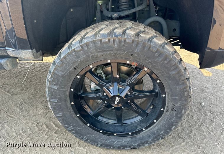 image for item DQ6947 2022 GMC  Canyon Crew Cab pickup truck