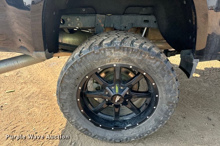 image for item DQ6947 2022 GMC  Canyon Crew Cab pickup truck