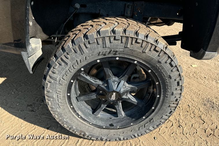 image for item DQ6947 2022 GMC  Canyon Crew Cab pickup truck