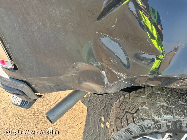 image for item DQ6948 2022 GMC Canyon Crew Cab pickup truck