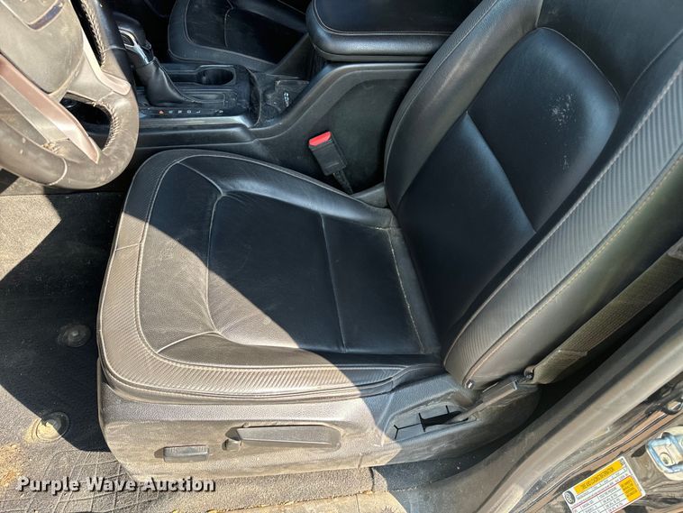 image for item DQ6948 2022 GMC Canyon Crew Cab pickup truck