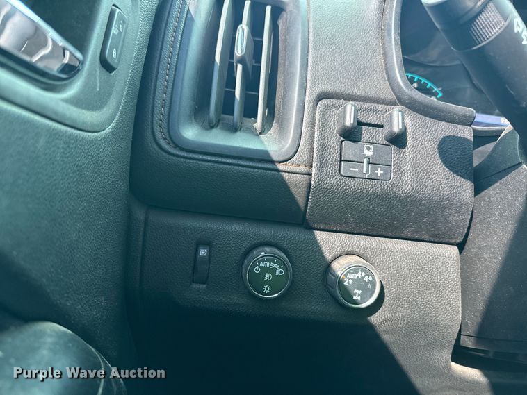 image for item DQ6948 2022 GMC Canyon Crew Cab pickup truck