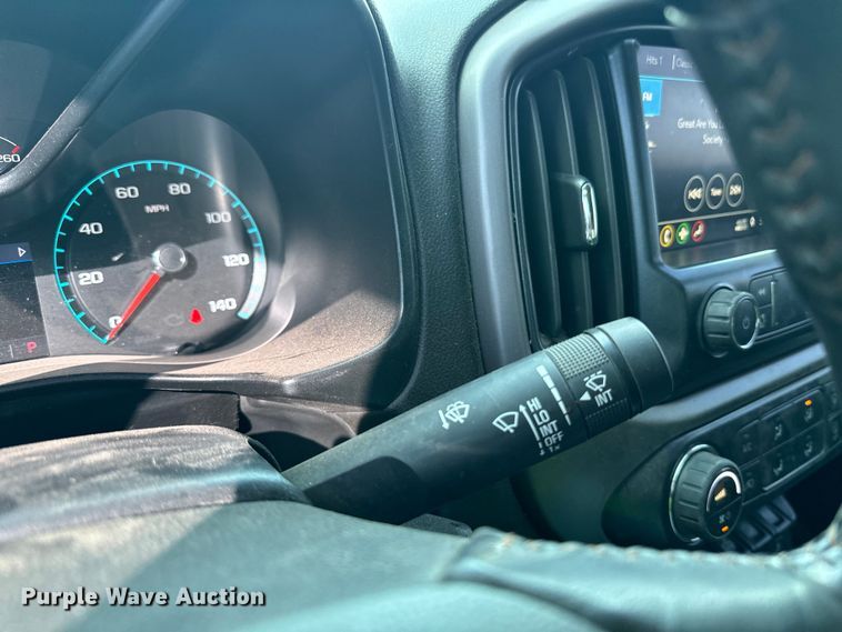 image for item DQ6948 2022 GMC Canyon Crew Cab pickup truck