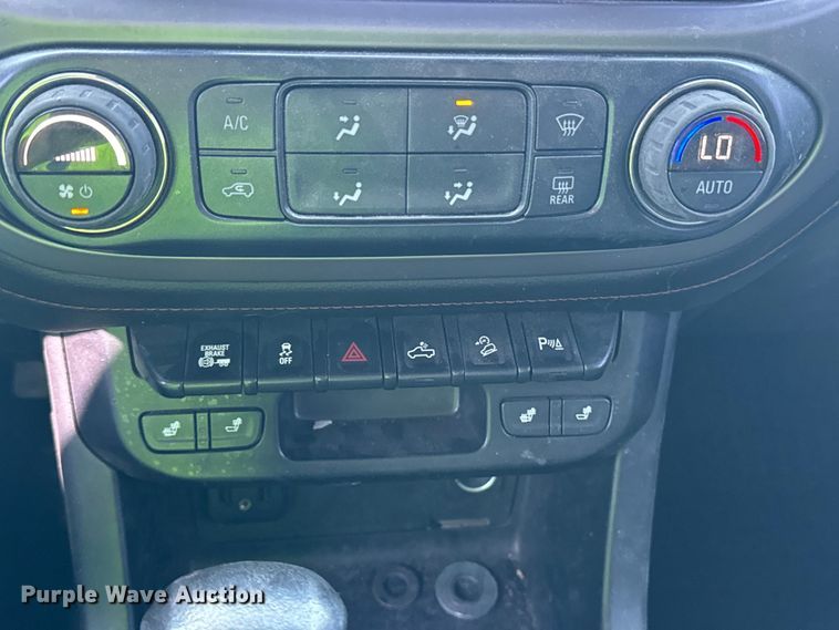 image for item DQ6948 2022 GMC Canyon Crew Cab pickup truck