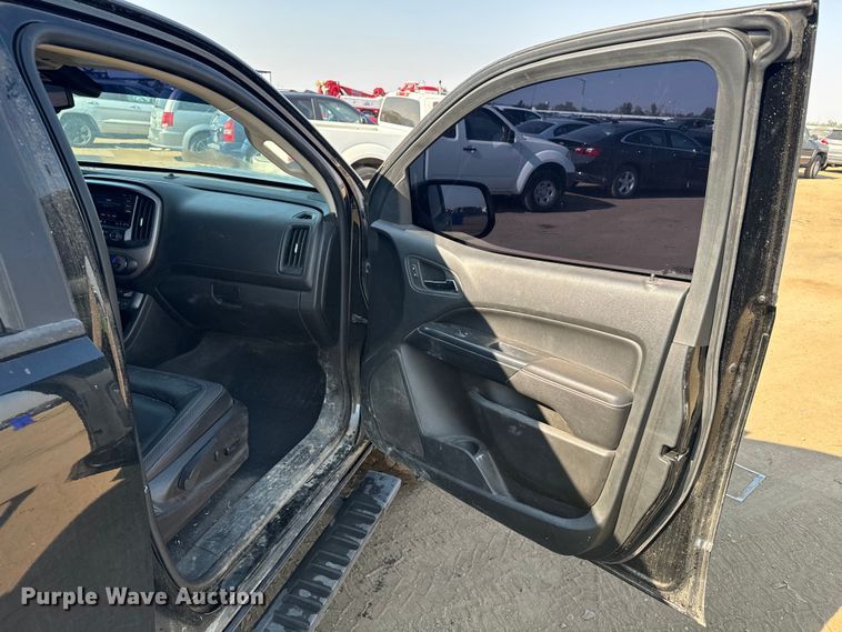 image for item DQ6948 2022 GMC Canyon Crew Cab pickup truck