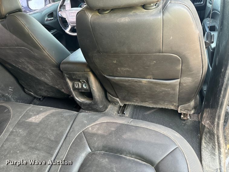 image for item DQ6948 2022 GMC Canyon Crew Cab pickup truck