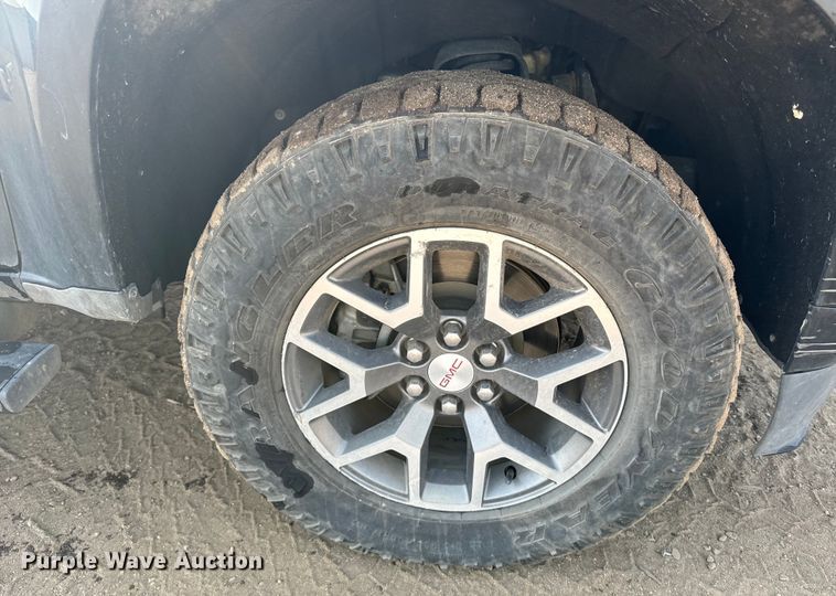 image for item DQ6948 2022 GMC Canyon Crew Cab pickup truck