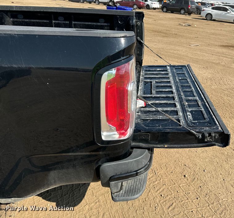 image for item DQ6949 2022 GMC Canyon Crew Cab pickup truck