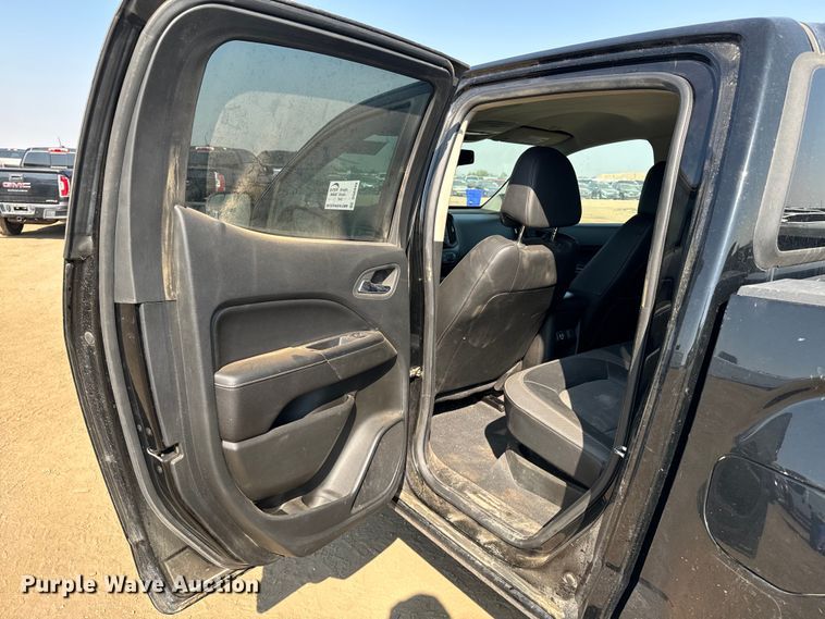 image for item DQ6949 2022 GMC Canyon Crew Cab pickup truck