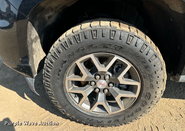 image for item DQ6949 2022 GMC Canyon Crew Cab pickup truck