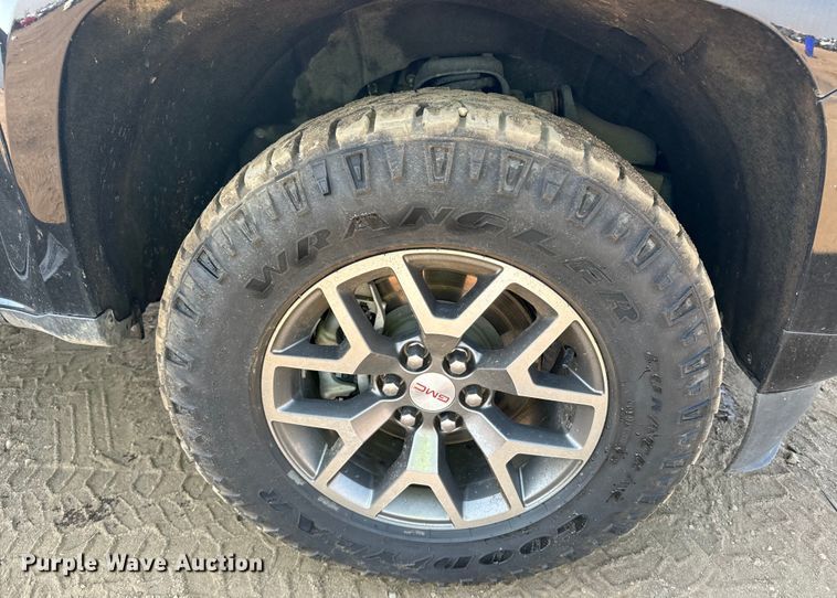 image for item DQ6949 2022 GMC Canyon Crew Cab pickup truck