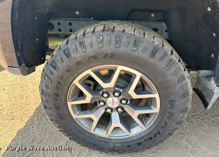 image for item DQ6949 2022 GMC Canyon Crew Cab pickup truck